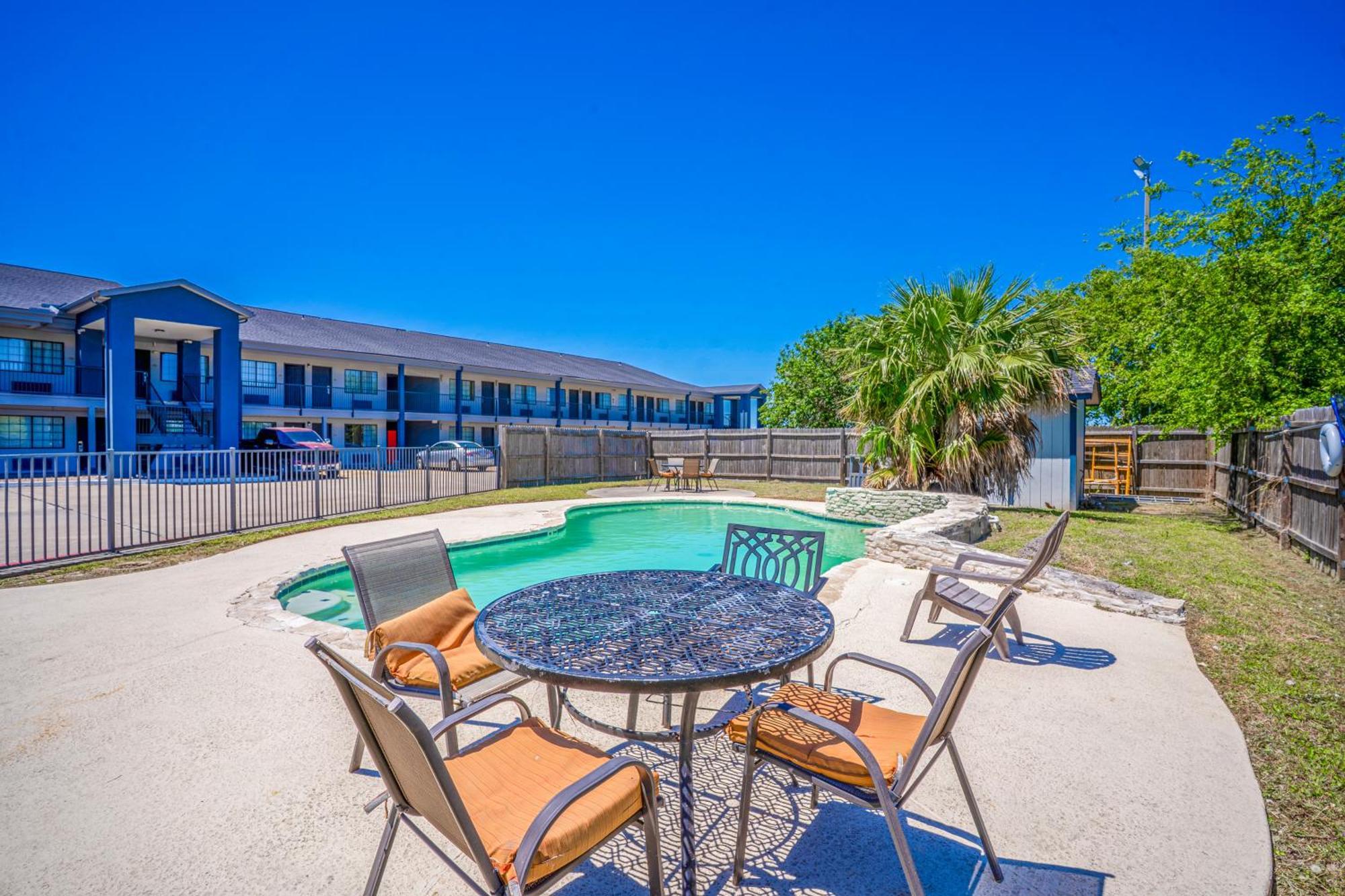 Executive Inn Port Lavaca By Oyo エクステリア 写真